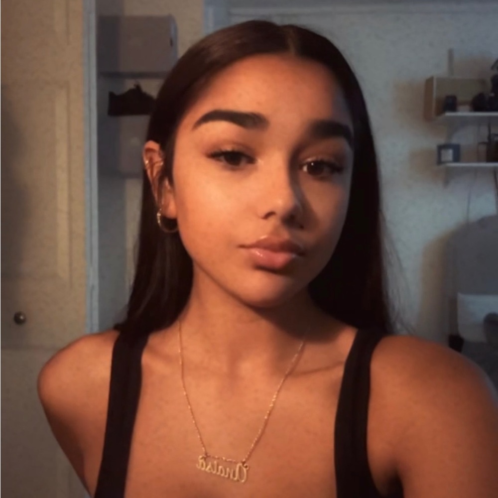 Meet your Posher, Anaisa